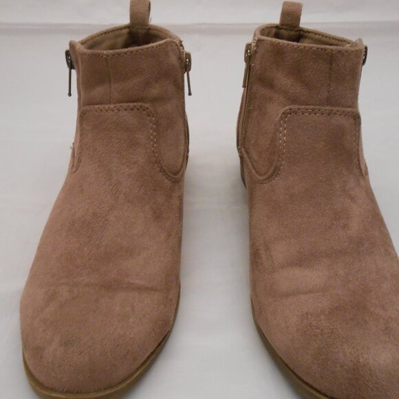 Women's Arizona Jeans Co. Brown Suede Ankle Boots, Size 8, Low Heel, Zip Closure - Picture 5 of 10